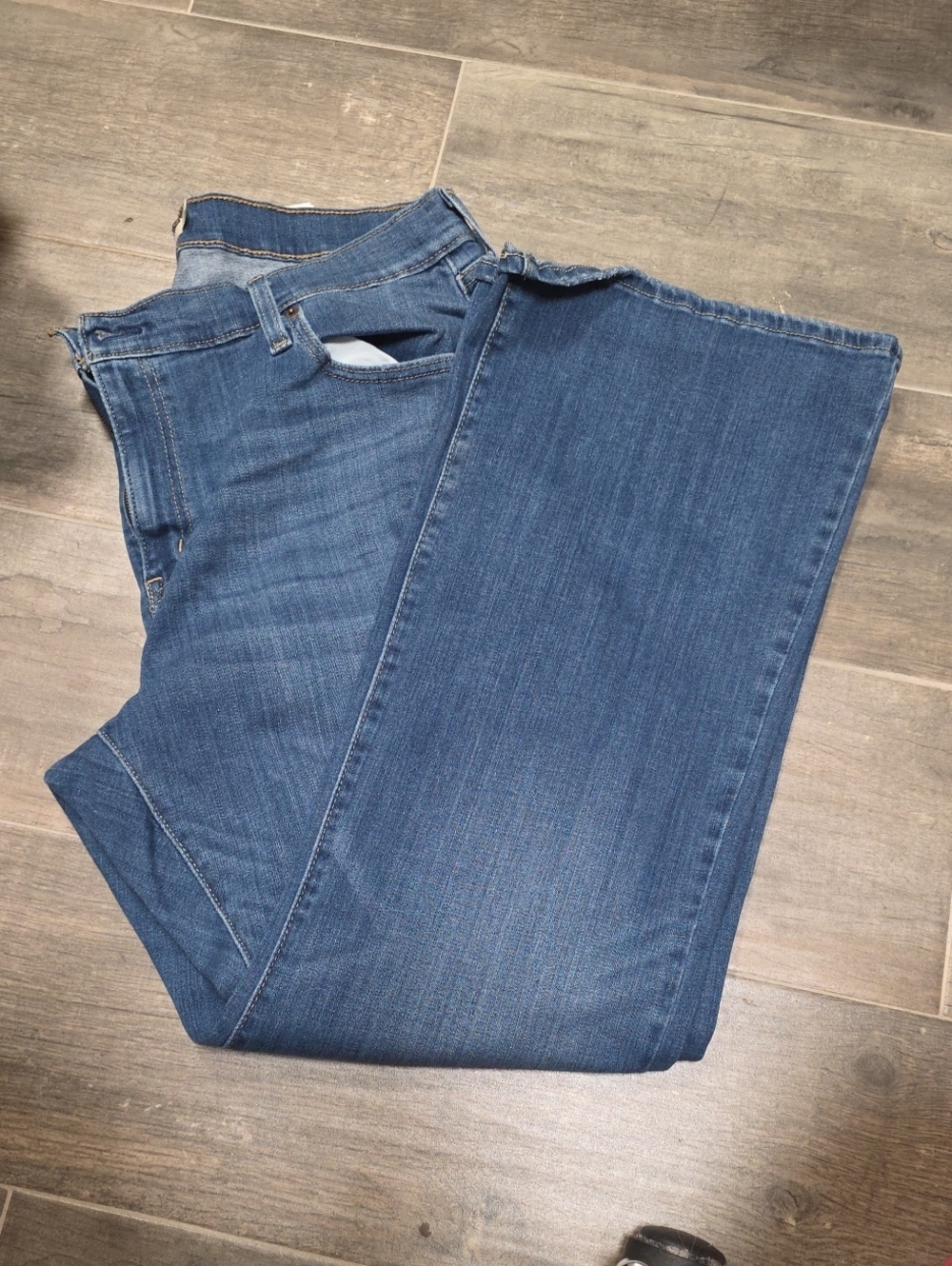 Levi's Women's Wide Leg Jeans in Medium Blue Wash